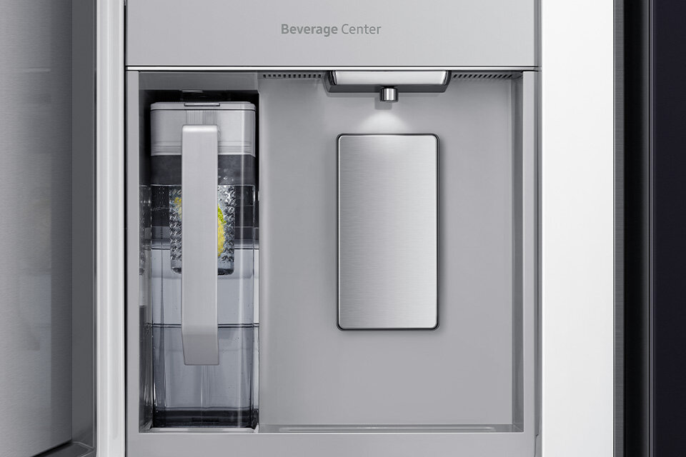 Beverage Center™ zapewnia stały dostęp do orzeźwiającej wody Beverage Center™ zapewnia stały dostęp do orzeźwiającej wody