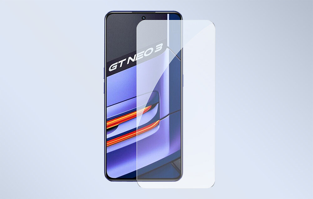 Na obrazie widoczny jest smartfon z nałożonym szkłem hartowanym, z napisem \'GT NEO 3\' na ekranie. Szkło jest przezroczyste i dopasowane do kształtu urządzenia.