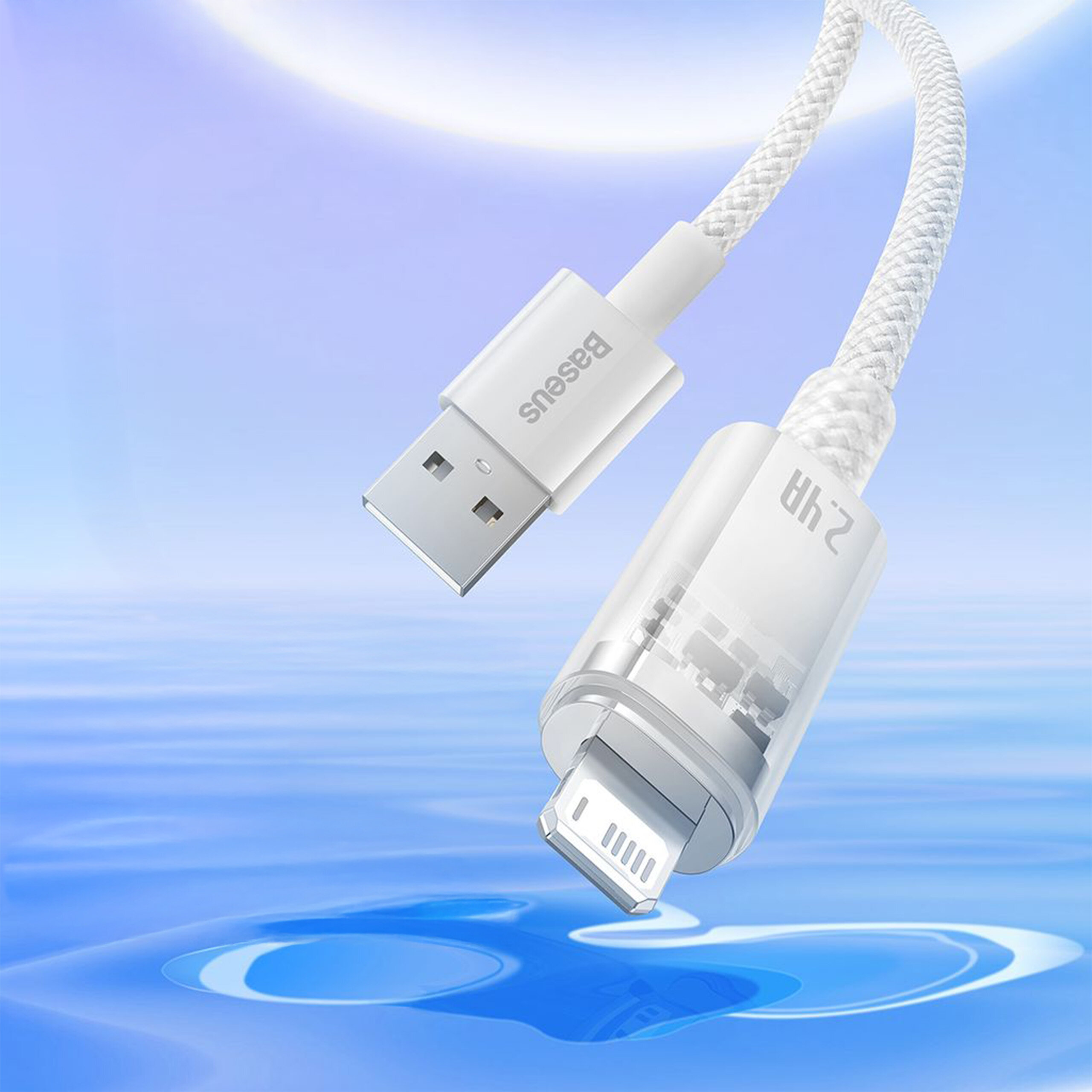 Obraz przedstawia biały kabel USB z końcówką Lightning, z widocznym logo \'Baseus\' na wtyczce USB. Tło jest niebieskie z efektem falującej wody.