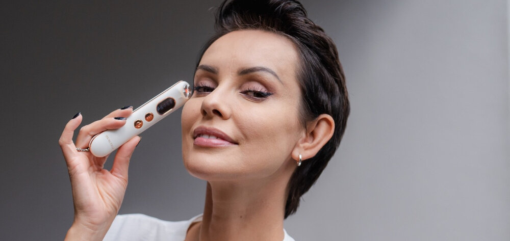 Urządzenie do mikrodermabrazji BEAUTIFLY Derma Glow Pro wyglad