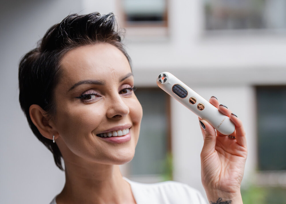 Urządzenie do mikrodermabrazji BEAUTIFLY Derma Glow Pro stosowanie regularnosc