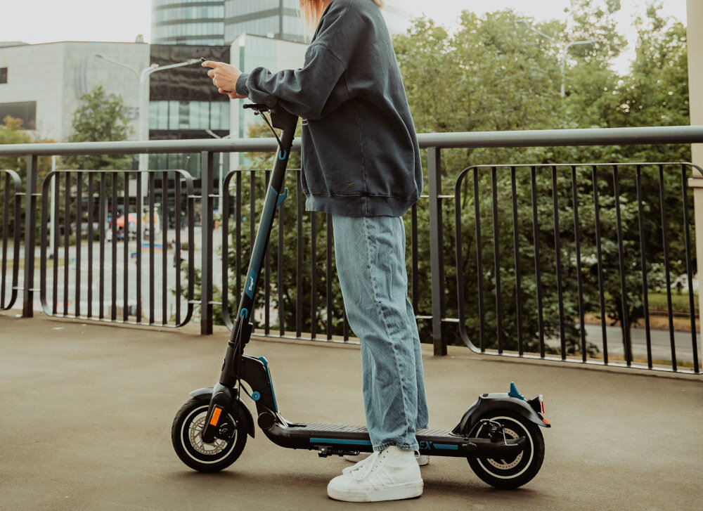 Hulajnoga elektryczna FRUGAL Alpha Ex Czarny 3 tryby jazdy oszczęny standard sport