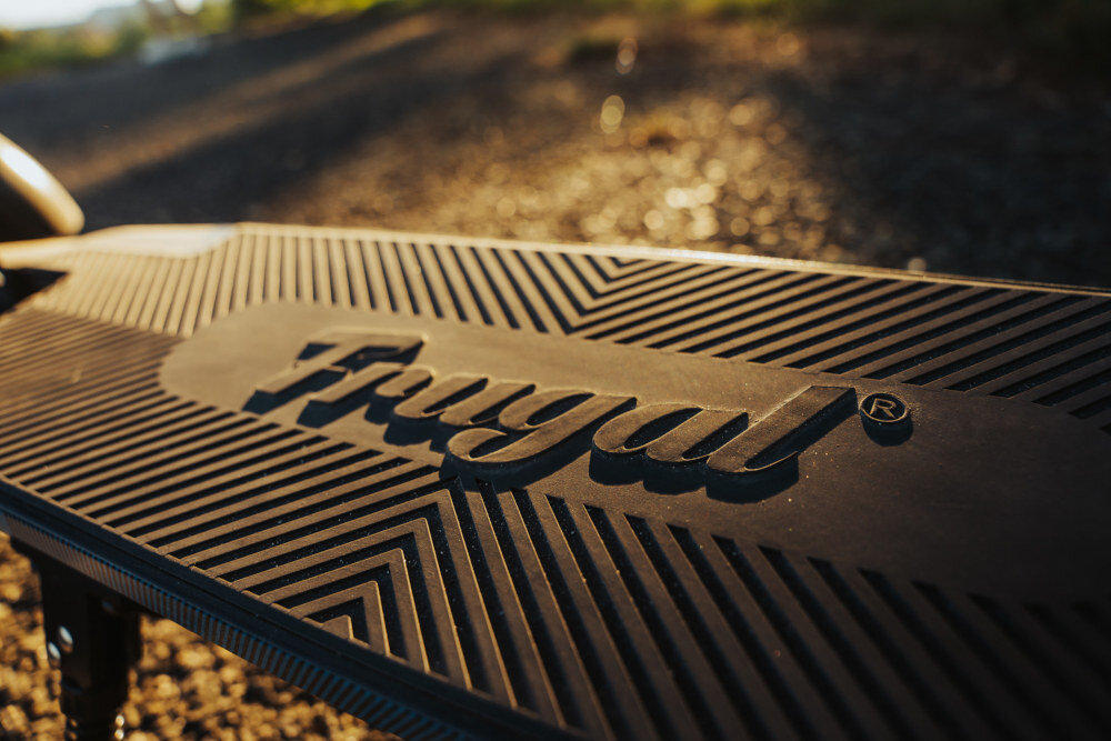 Hulajnoga elektryczna FRUGAL Dynamic EX Czarny solidna konstrukcja stabilność komfort najwyższe standardy bezpieczeństwa i produkcji aluminiowa duży antypoślizgowy pokład obciążenie do 100 kg