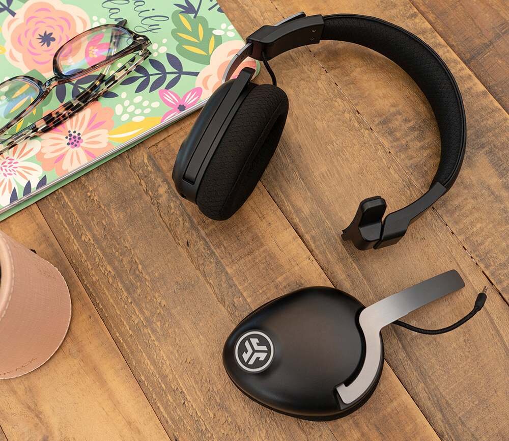 Słuchawki JLAB JBuds Work design komfort lekkość dźwięk jakość wrażenia słuchowe ergonomia lekkość sport aktywność podróże czas pracy działanie akumulator