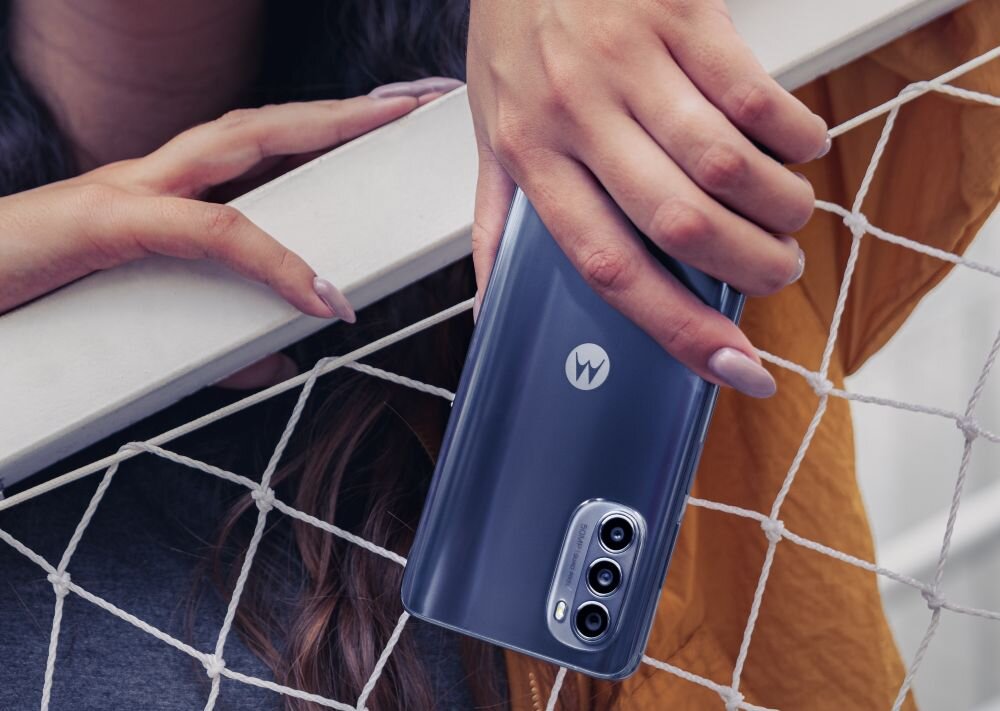 Smartfon MOTOROLA Moto G52 ekran bateria aparat procesor ram pamięć pojemność rozdzielczość zdjęcia filmy opis dane cechy blokady system łączność wifi bluetooth obudowa szkło odporność porty muzyka transfer sieć przekątna matryca waga czujniki oled amoled ips