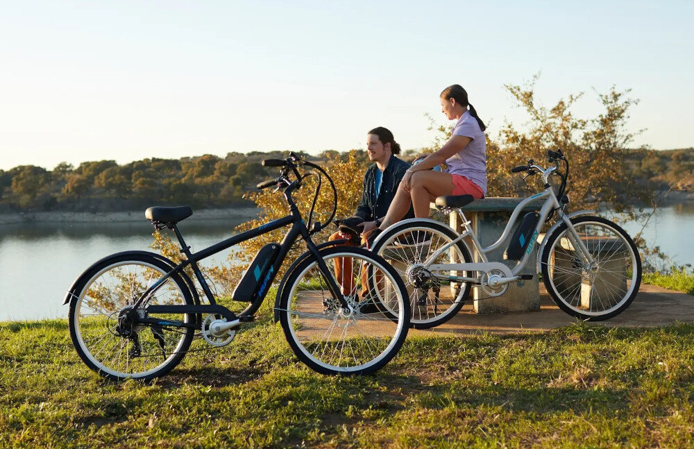 Rower elektryczny HUFFY Everett Plus 27.5 cala Srebrny codzienny srodek transportu jazda na prad eco rozwiazanie
