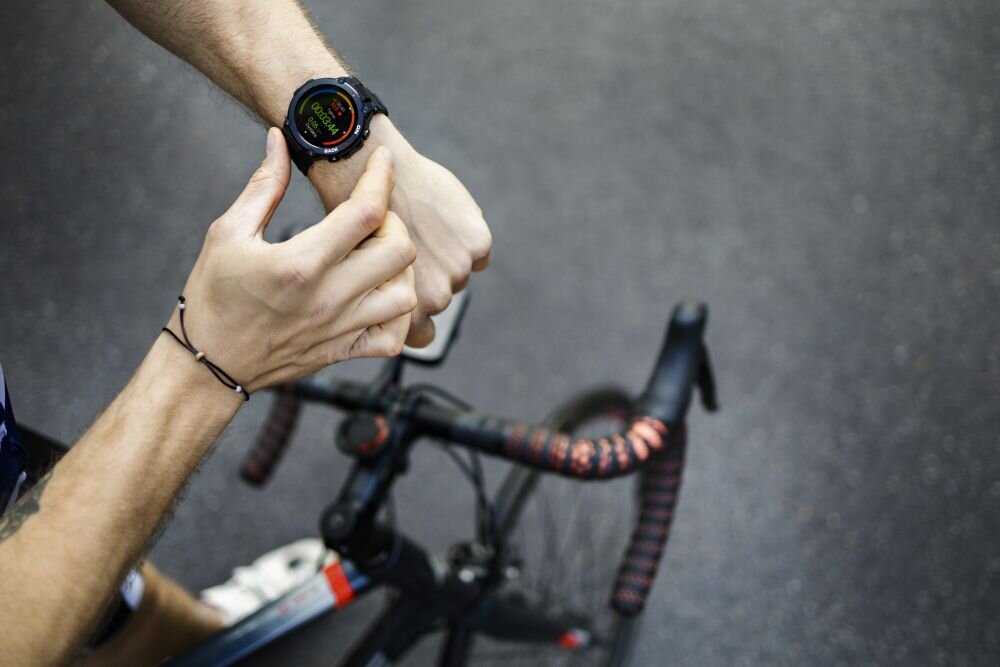 Smartwatch GARETT GRS ekran bateria czujniki zdrowie sport pasek ładowanie pojemność rozdzielczość łączność sterowanie krew puls rozmowy smartfon aplikacja