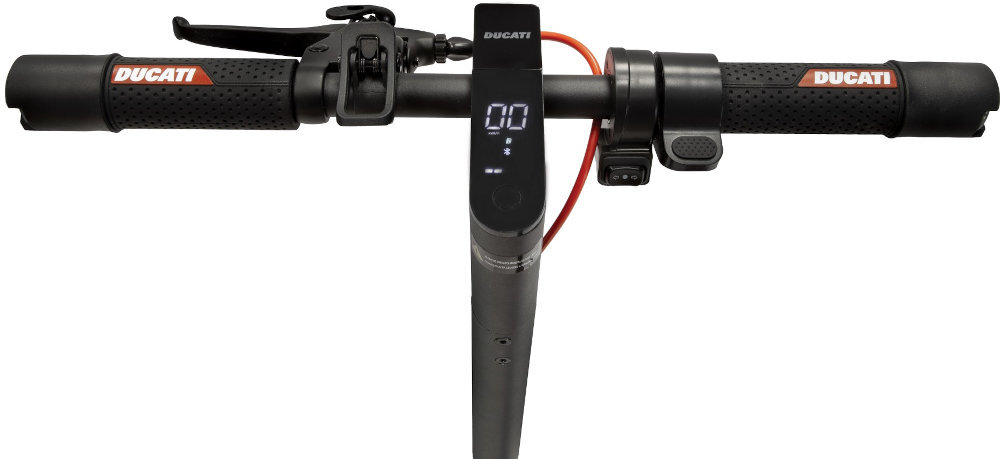 HULAJNOGA ELEKTRYCZNA DUCATI PRO I EVO 2022 V2 duzy i wyrazny wyswietlacz