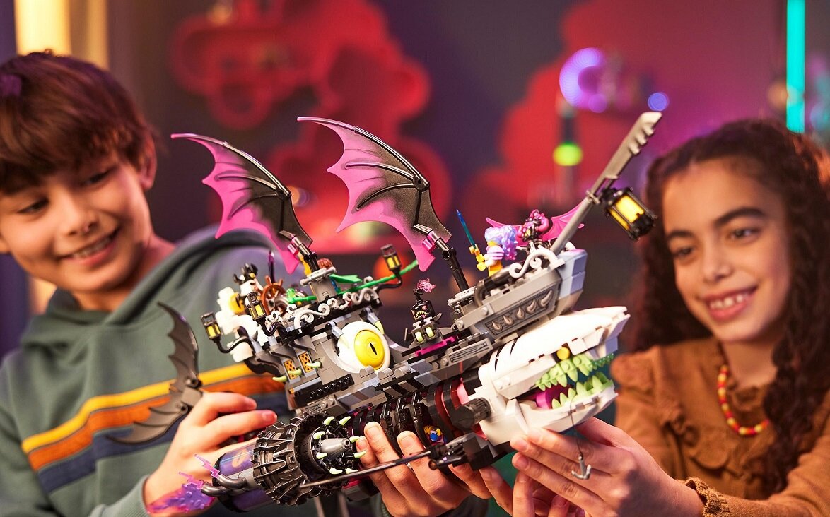LEGO DREAMZzz Koszmarny Rekinokręt 71469 dziecko kreatywność zabawa nauka rozwój klocki figurki minifigurki jakość tradycja konstrukcja nauka wyobraźnia role jakość bezpieczeństwo wyobraźnia budowanie pasja hobby funkcje instrukcja aplikacja LEGO Builder