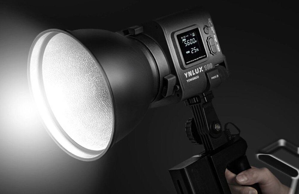 Lampa LUX100 Kit trzymana w dłoni
