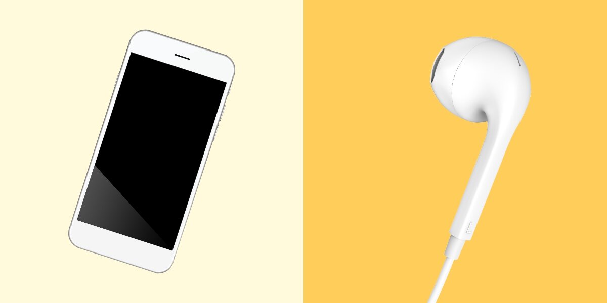 Słuchawki douszne HAMA Glow Biały Biała słuchawka douszna Hama obok białego smartfona – prezentacja kompatybilności urządzenia.