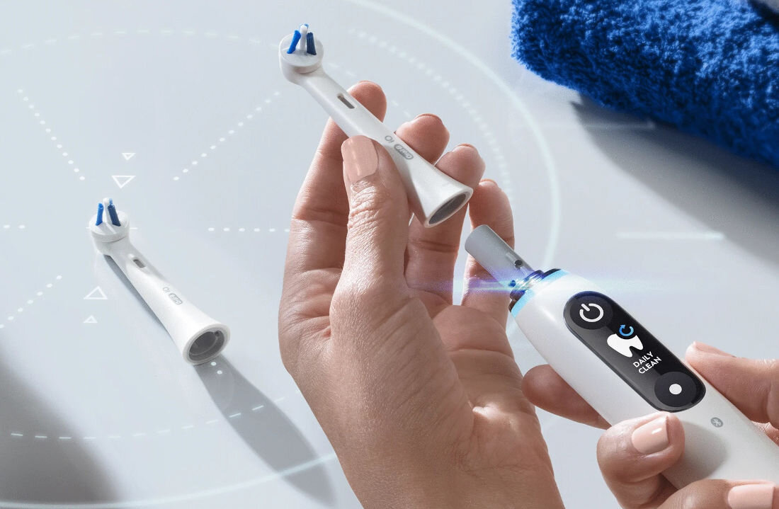 Oryginalna końcówka szczoteczki ORAL-B iO Specialized Clean Biały (2 szt.) (Dla osób noszących aparaty ortodontyczne)  Kompatybilność i wygoda do szczoteczek Oral-B iO  Łatwa wymiana higiena  Zapas dwóch końcówek około 180 dni użytkowania praktyczne rozwiązanie