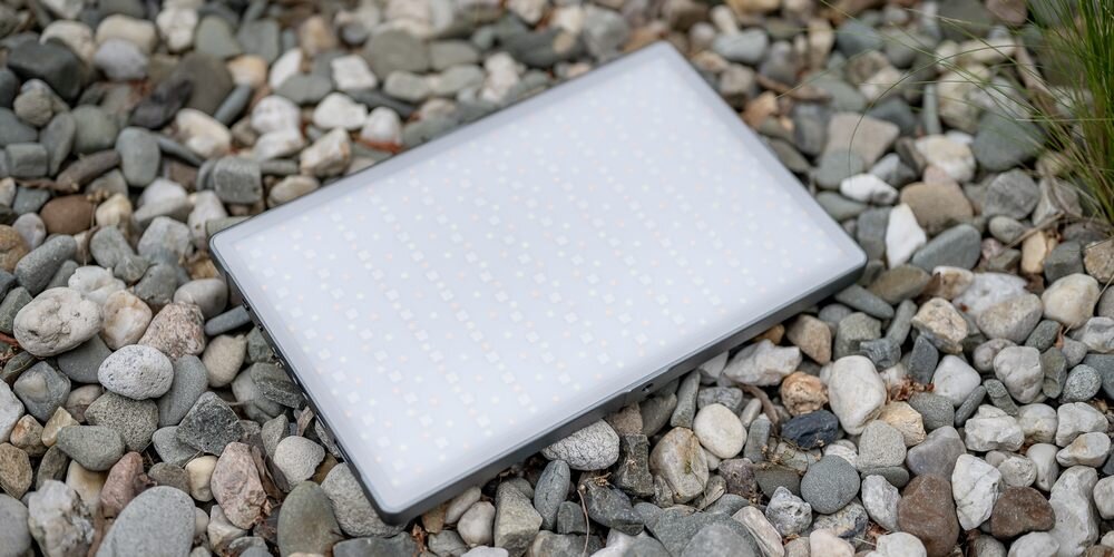 Lampa LED Newell RGB-W Rangha Max XL od frontu