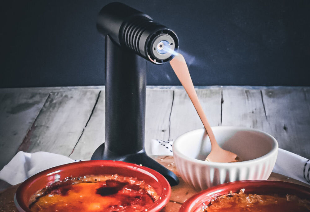 Palnik ADHOC FZ62 Srebrny Creme brulee crema catalana wyjątkowy smak precyzyjne stopienie cukru karmelizowane owoce jabłka gruszki ananas eksperymentowanie z oryginalnymi połączeniami smaków