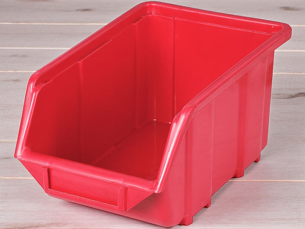 Pojemnik magazynowy PATROL Ecobox Duży Czerwony na drewnianym blacie
