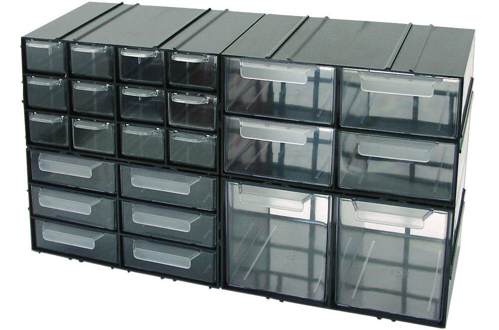 Szafka plastikowa PROFIX 35806 złożona z kilkoma innymi modułami możliwość rozbudowy