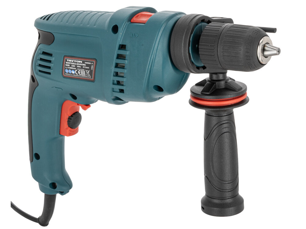 Wiertarka udarowa TRYTON TDW900A wiertarka na białym tle widoczna od przodu pod skosem miękki uchwyt ergonomiczna konstrukcja stabilność prowadzenia niska waga około 2,3 kg blokada włącznika stała prędkość pracy