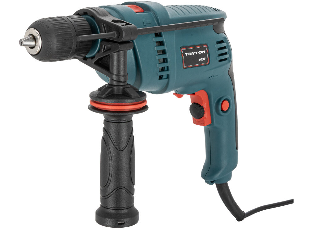 Wiertarka udarowa TRYTON TDW900A wiertarka na białym tle widoczna od przodu pod lekkim skosem dodatkowy uchwyt boczny zwiększa stabilność prowadzenia wiertarki poprawia bezpieczeństwo pracy główna rękojeść ma ergonomiczną konstrukcję antypoślizgową powłoką lepsza kontrola