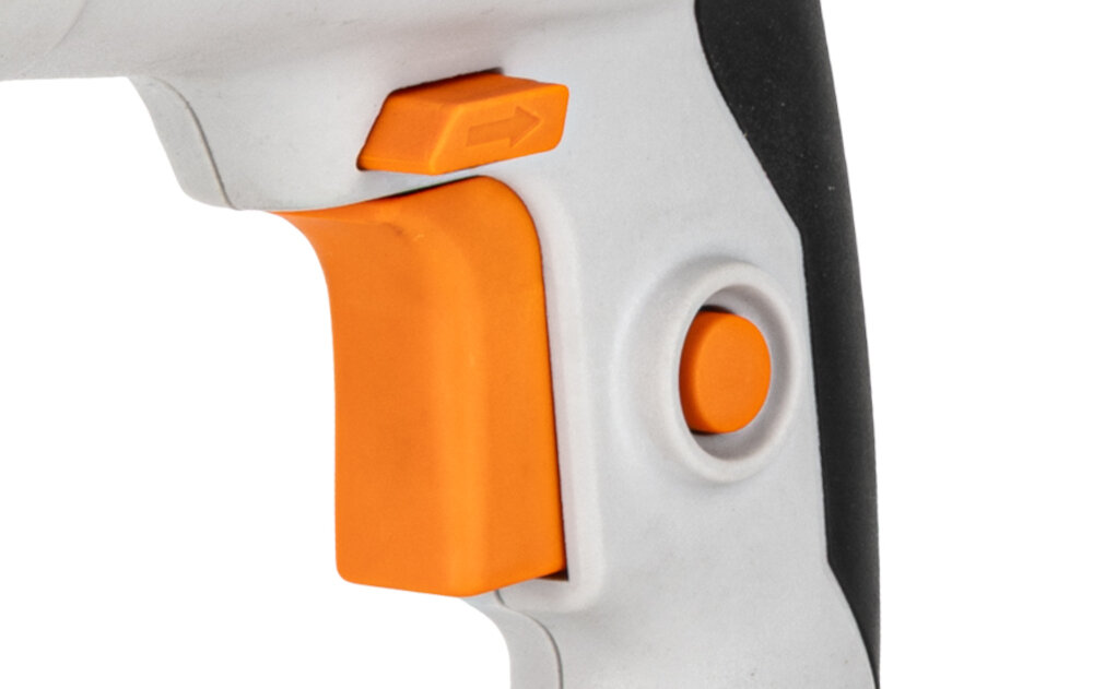 Wiertarka udarowa VULCAN CONCEPT VZW711 zbliżenie na przełącznik do zmiany kierunku obrotów funkcji zmiany kierunku obrotu możne obracać się w prawo i w lewo ułatwia to prace montażowe i serwisowe uniwersalność urządzenia