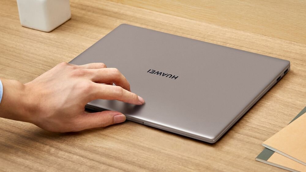 NOTEBOOK HUAWEI MATEBOOK 14 ekran wydajność grafika karta procesor taktowanie pojemność bateria ładowanie pamięć ram rom wyświetlacz rozdzielczość kamerka system klawiatura porty