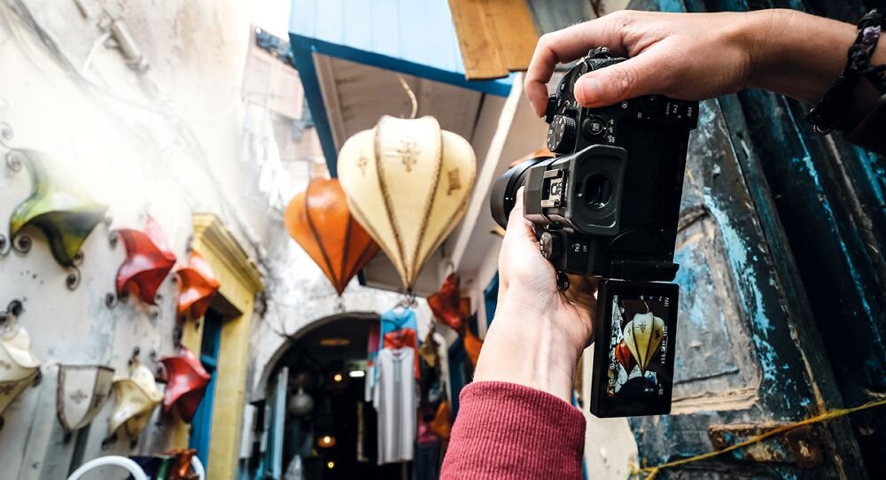 Aparat PANASONIC DC-G90MEG-K zdjęcia obiektyw ekran wizjer ogniskowa przysłona migawka obudowa bateria zasilanie filmy nagrywanie rozdzielczość matryca rozmiar przekątna tryby iso montaż lampa światło przyciski sterowanie menu kontrast jasność balans bieli filtry cmos karta pliki format zapis seria