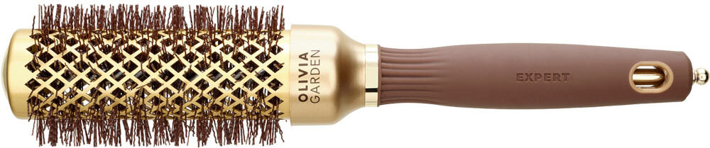 Szczotka do włosów OLIVIA GARDEN Expert Blowout Shine Wavy bristles 35 szczotka leży bokiem złota głowica otwory włosie brązowa rączka złoty element na dole białe tło średnica 35 cm ceramiczny korpus równomierne rozprowadzanie ciepła przyspiesza modelowanie ogranicza ryzyko uszkodzeń gładkie lśniące pełne zdrowego blasku włosy technologia Nano-Thermic działanie antybakteryjne jonizacja eliminowanie elektryzowania włosów i puszenia świetny wygląd włosów