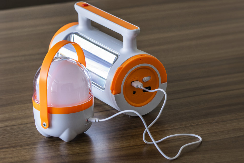 Latarka VAYOX VA0085 + powerbank obsluga przewod uzytkowanie