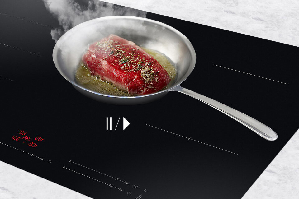 Funkcja pauzy i timer Grafika pokazująca patelnię na płycie indukcyjnej Samsung NZ85C6057FK