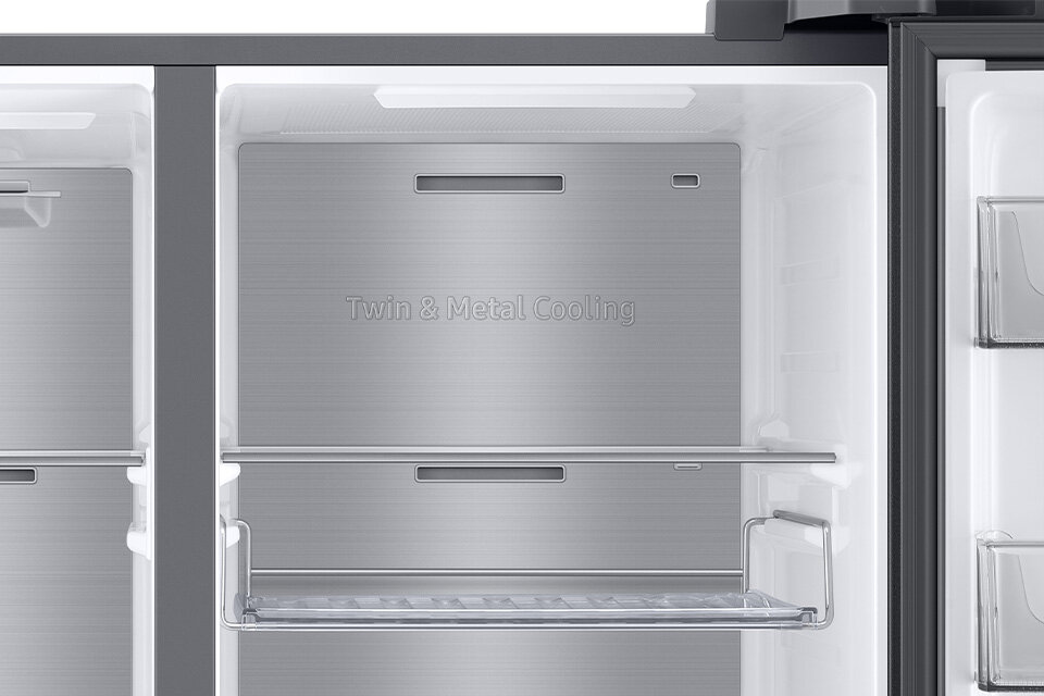 Metal Cooling szybciej przywraca ustawioną temperaturę we wnętrzu gdy otwierasz drzwi urządzenia Metal Cooling szybciej przywraca ustawioną temperaturę we wnętrzu gdy otwierasz drzwi urządzenia