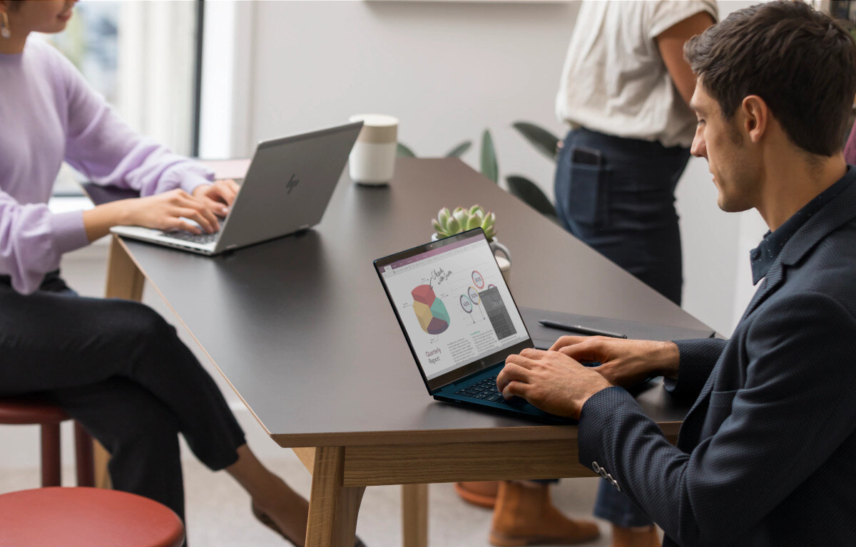 Laptop HP EliteBook 860 G9 16 IPS i5-1235U 16GB RAM 512GB SSD Windows 11 Professional procesor pamięć wydajność grafika