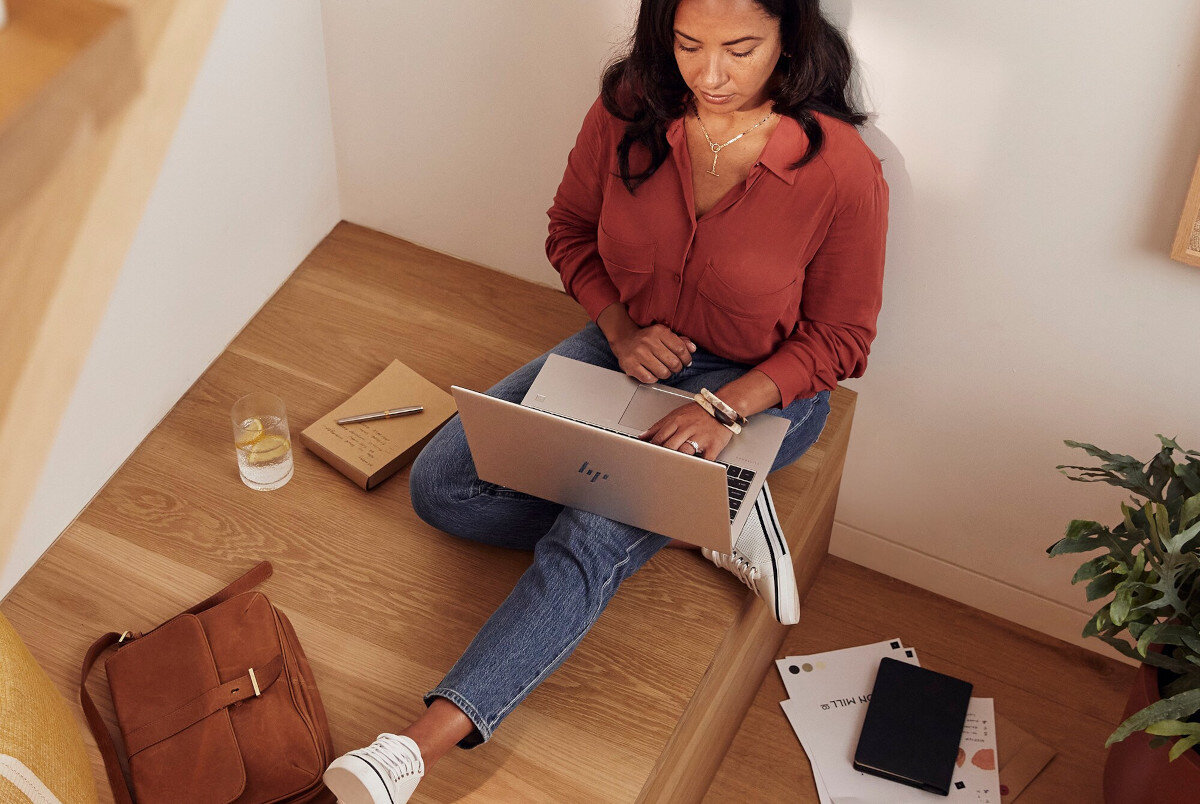 Laptop HP EliteBook 860 G9 16 IPS i5-1235U 16GB RAM 512GB SSD Windows 11 Professional waga wielkość obudowa grubość