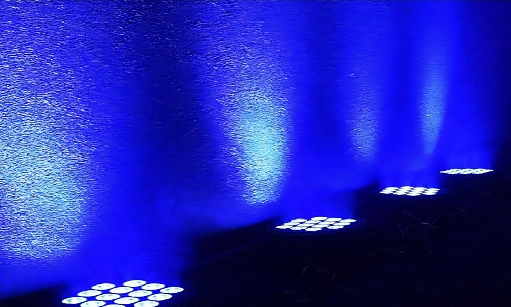 Reflektor LIGHT4ME Alu Qoud Par 14x10W RGBW sterowanie DMX wyjścia obsługa IEC