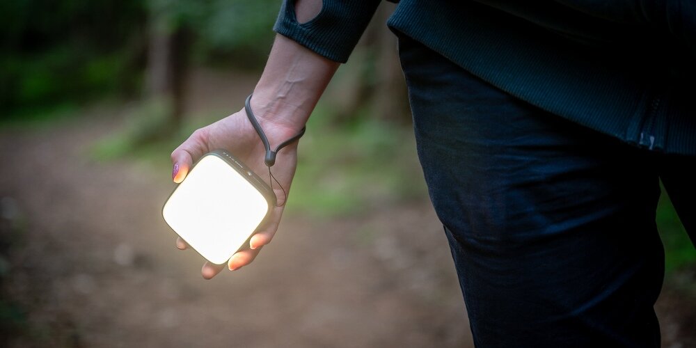 Lampka LED Newell Campina praktyczna smyczka