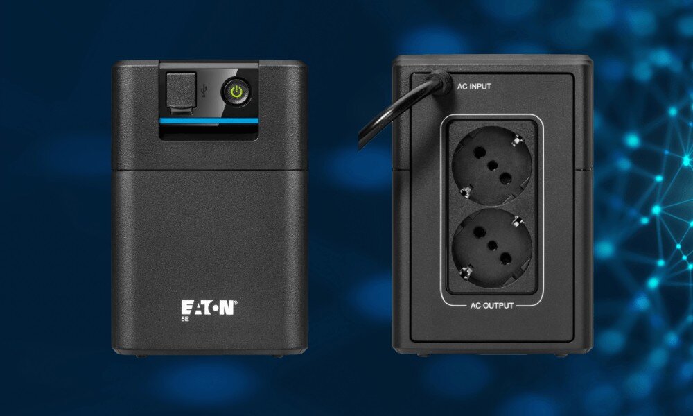 Zasilacz UPS EATON 5E900UD 900VA 480W Zasilacz awaryjny UPS pokazany z przodu oraz z tyłu z widocznymi dwoma gniazdami zasilającymi i przewodem AC INPUT