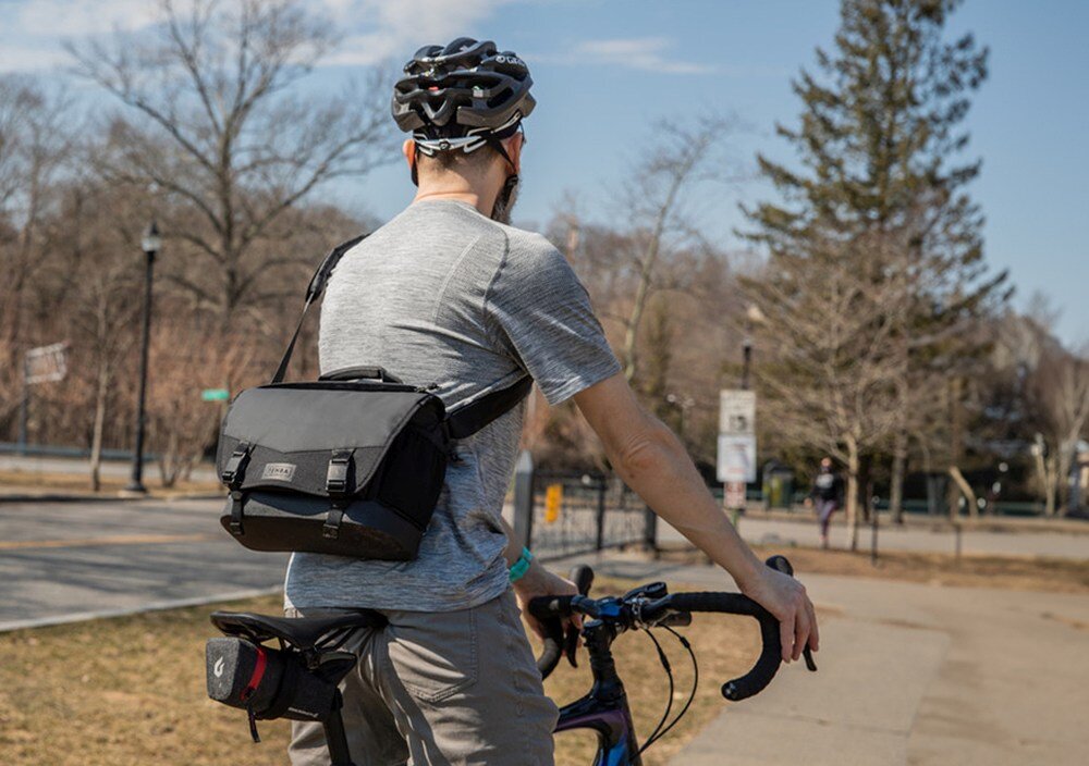 Torba TENBA Messenger DNA 9 Slim miejski segmentowy trudne warunki kieszeń statyw butelka woda komfort noszenia pojemność