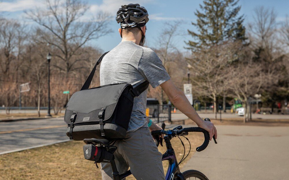 Torba TENBA Messenger DNA 16 Slim miejski segmentowy trudne warunki kieszeń statyw butelka woda komfort noszenia pojemność