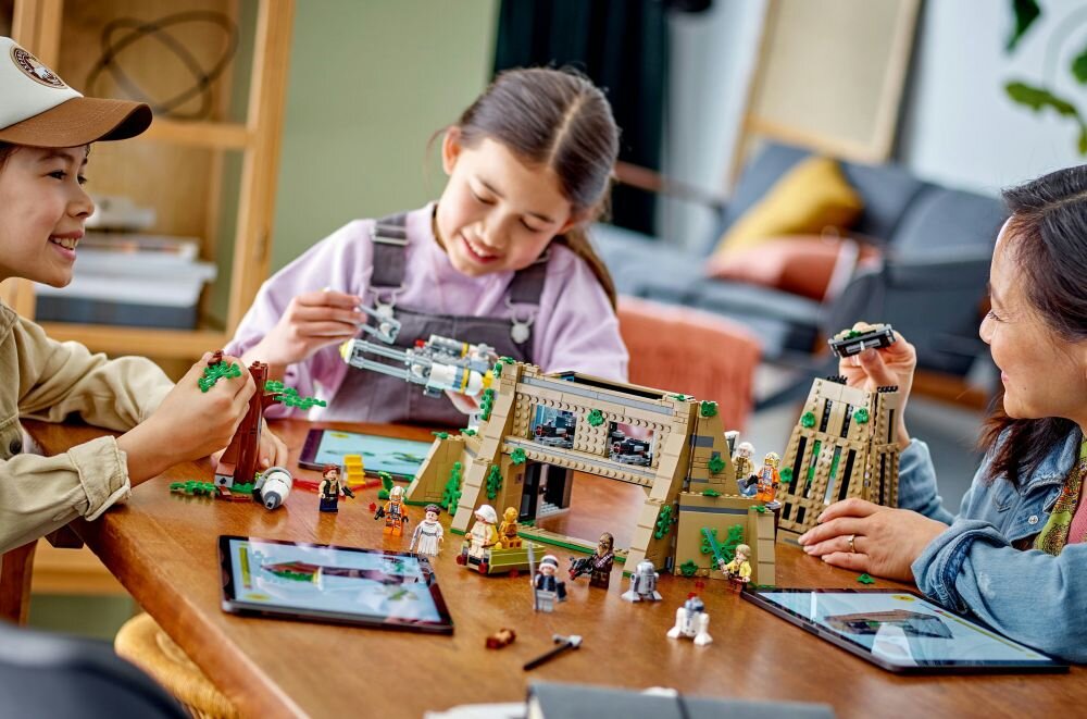 LEGO Star Wars Baza Rebeliantów na Yavin 4 75365 klocki elementy zabawa łączenie figurki akcesoria figurka zestaw