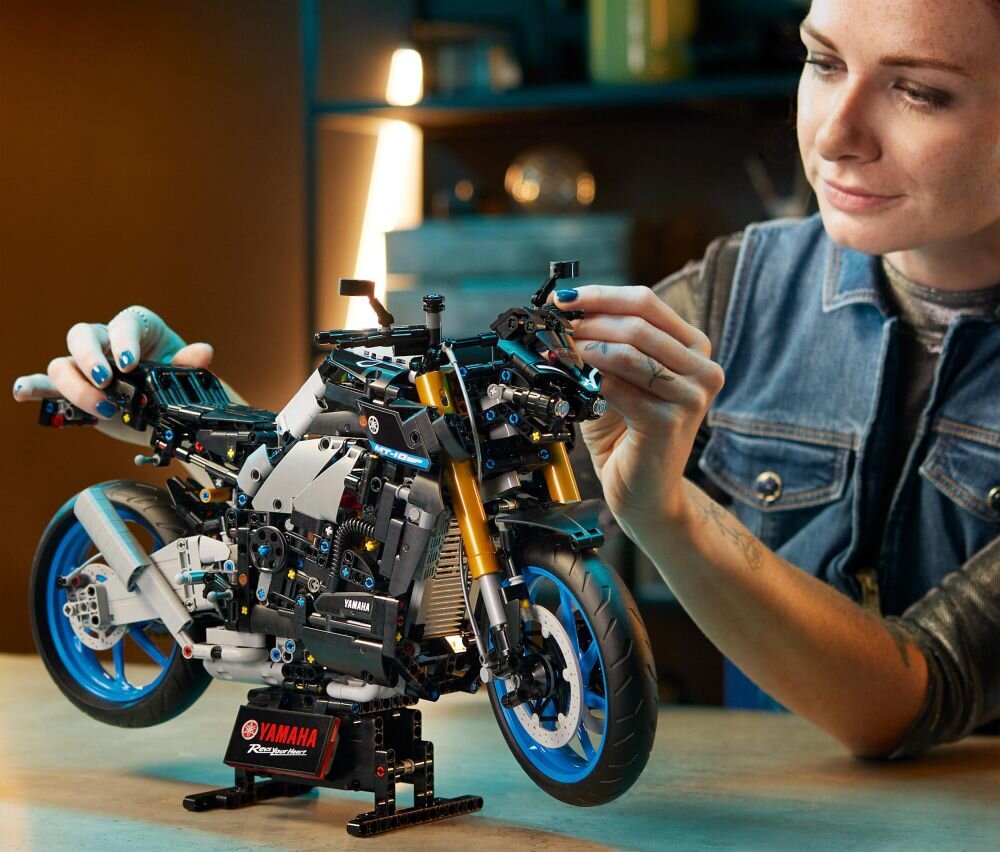 LEGO Technic Yamaha MT-10 SP 42159 klocki elementy zabawa łączenie figurki akcesoria figurka zestaw