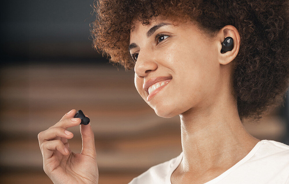 Słuchawki dokanałowe EDIFIER TWS1 PRO 2   dźwięk moc łączność szumy redukcja szumów hałas głośność zakres częstotliwość waga zasilanie ładowanie złącze port wtyczka działanie etui smartfon sterowanie wygoda muzyka