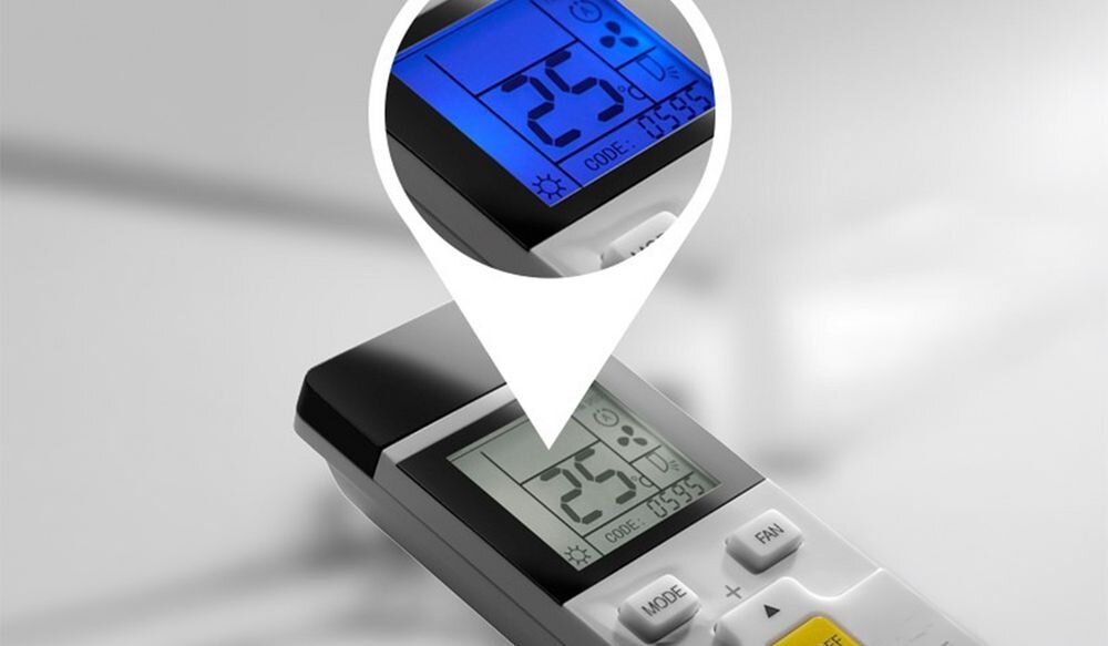 Pilot uniwersalny do klimatyzacji ONE FOR ALL URC 1035 podświetlany ekran LCD temperatura tryb nawiew, Podświetlany na niebiesko wyświetlacz LCD w pilocie do klimatyzacji prezentujący aktualną temperaturę i tryb pracy