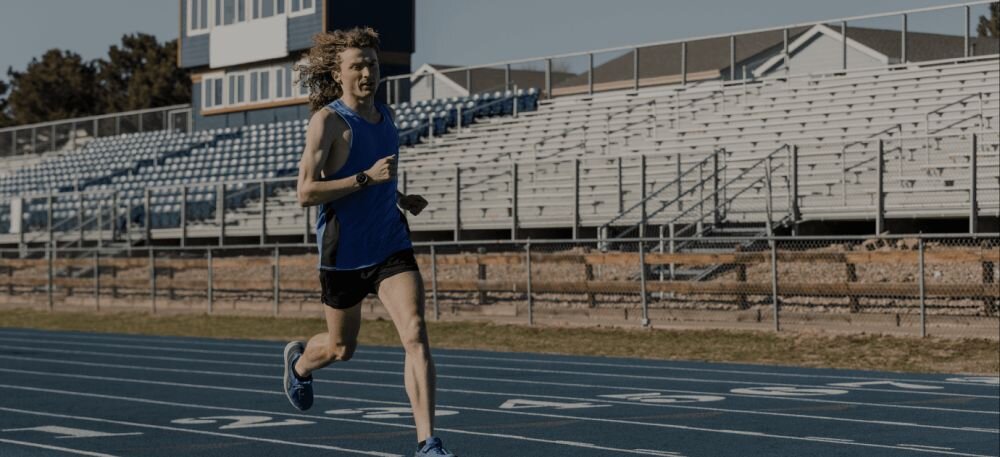 Smartwatch AMAZFIT Cheetah Pro ekran bateria czujniki zdrowie sport pasek ładowanie pojemność rozdzielczość łączność sterowanie krew puls rozmowy smartfon aplikacja