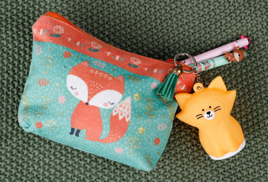 Brelok INNOGIO GIOkeyring Bear GIO-150 Kolorowe światło Zabawne kształty zwierzątek 8 barw świecenia praktyczny gadżet zabawa