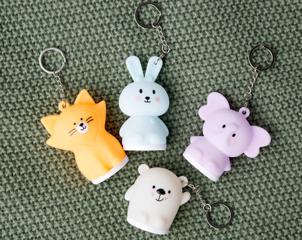 Brelok INNOGIO GIOkeyring Cat GIO-151 Światło zawsze pod ręką FUNKCJA LAMPKI dyskretne oświetlenie silikonowa obudowa