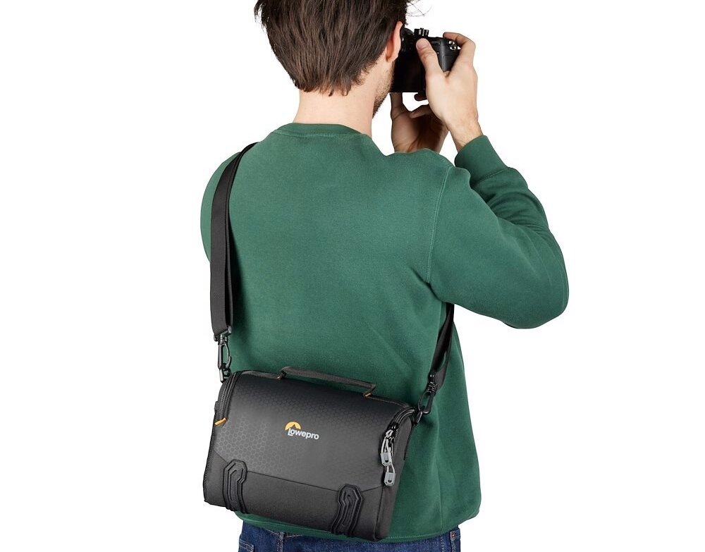 Torba LOWEPRO Adventura SH 140 III Czarny foto zdjęcia akcesoria pasek kieszenie ekologia recykling