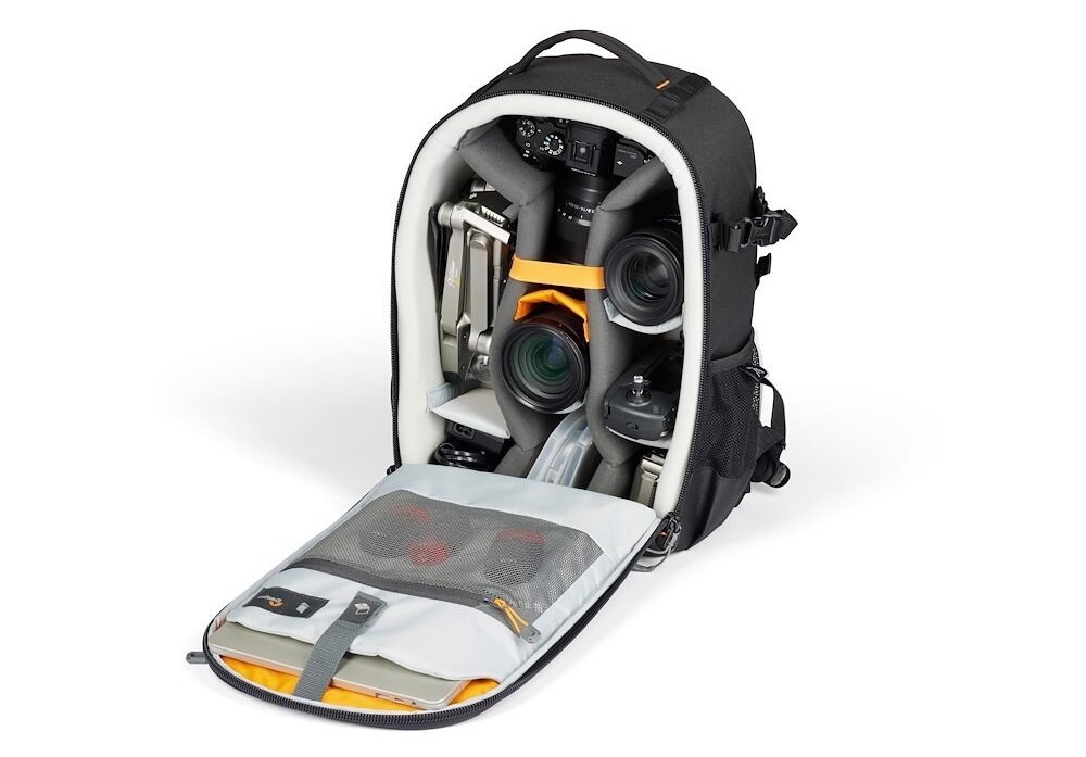 Plecak LOWEPRO Adventura BP 300 III lustrzanki wysokość wygoda sprzęt kieszenie przechowywanie trwałość wytrzymałość rzepy przegrody możliwości