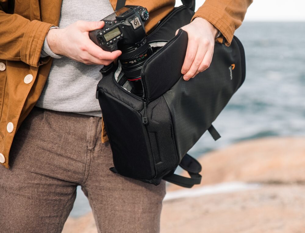 Plecak LOWEPRO Flipside BP 400 AW III foto zdjęcia akcesoria pasek kieszenie ekologia recykling