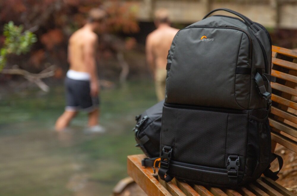 Plecak LOWEPRO Fastpack BP 250 AW III lustrzanki wysokość wygoda sprzęt kieszenie przechowywanie trwałość wytrzymałość rzepy przegrody możliwości