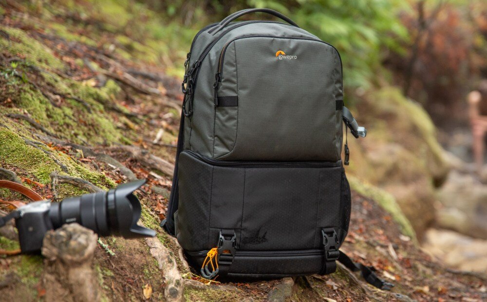 Plecak LOWEPRO Fastpack BP 250 AW III lustrzanki wysokość wygoda sprzęt kieszenie przechowywanie trwałość wytrzymałość rzepy przegrody możliwości