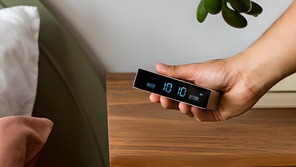 Budzik LEXON Flip Premium - sterowanie radiowe