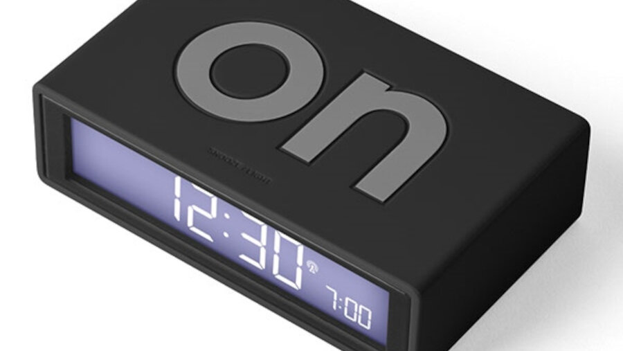 Budzik LEXON Flip Travel  - wyświetlacz